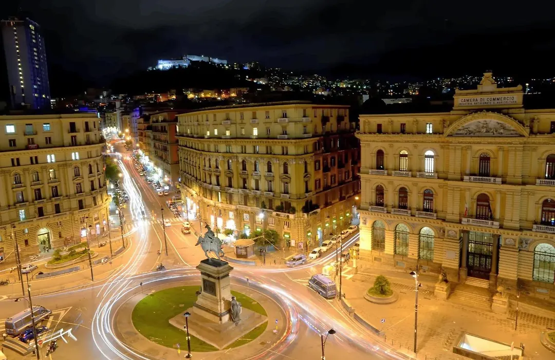 Piazza Bovio 22-1